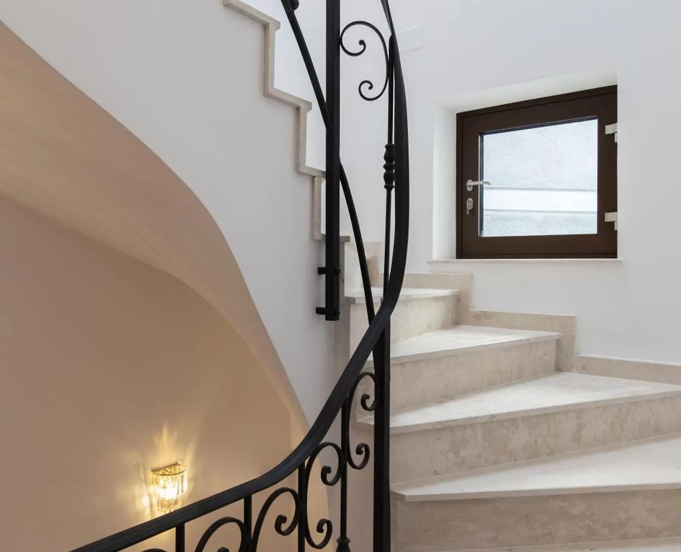 شقة Old Town Luxury Suites With Balcony بوخارست رومانيا