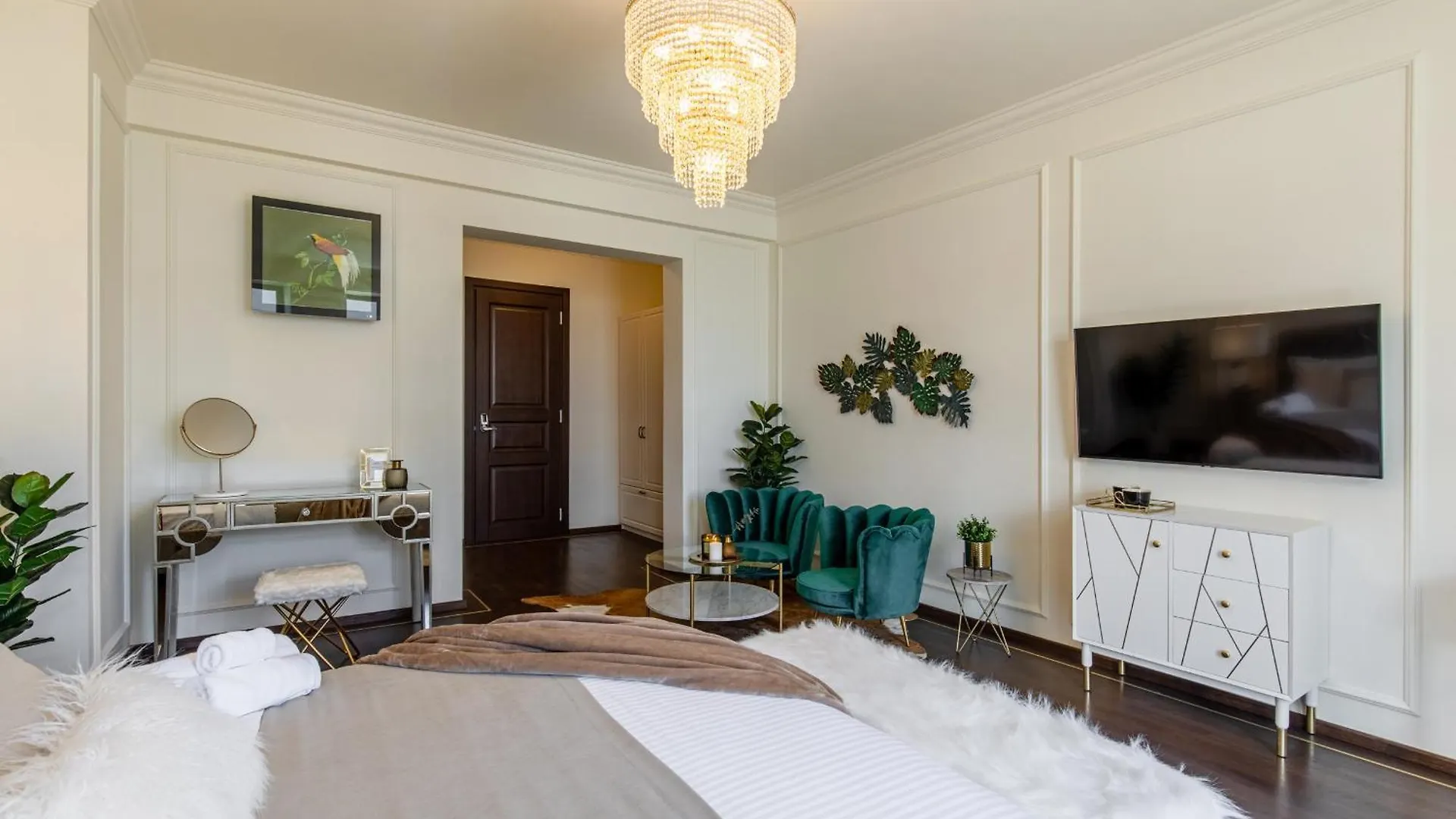 Old Town Luxury Suites With Balcony بوخارست شقة
