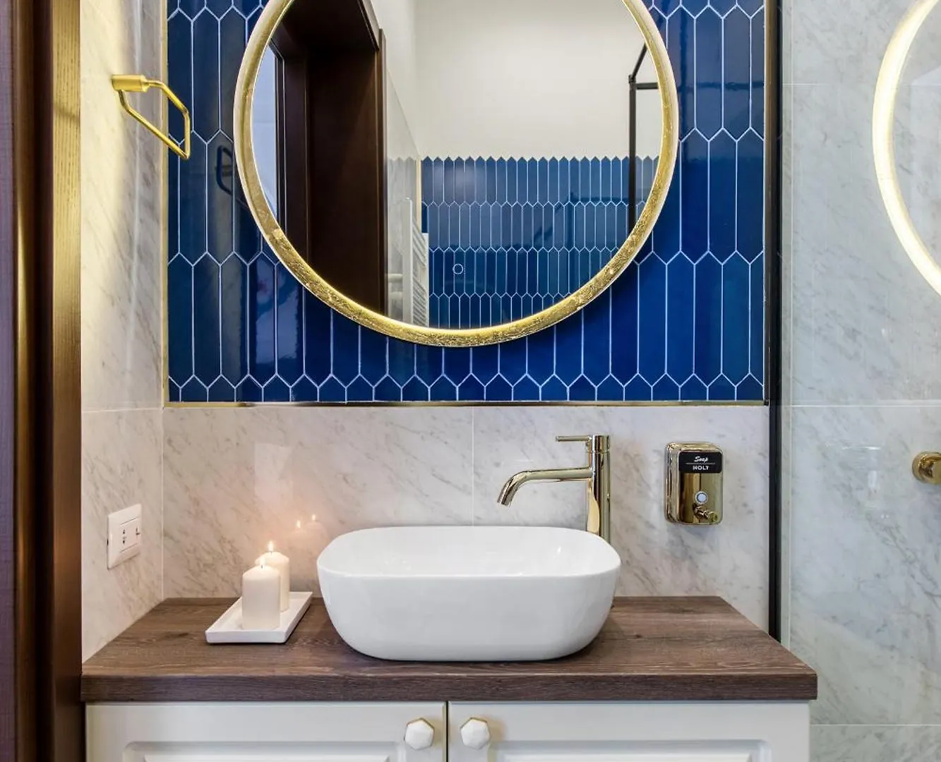 Old Town Luxury Suites With Balcony بوخارست 0*,